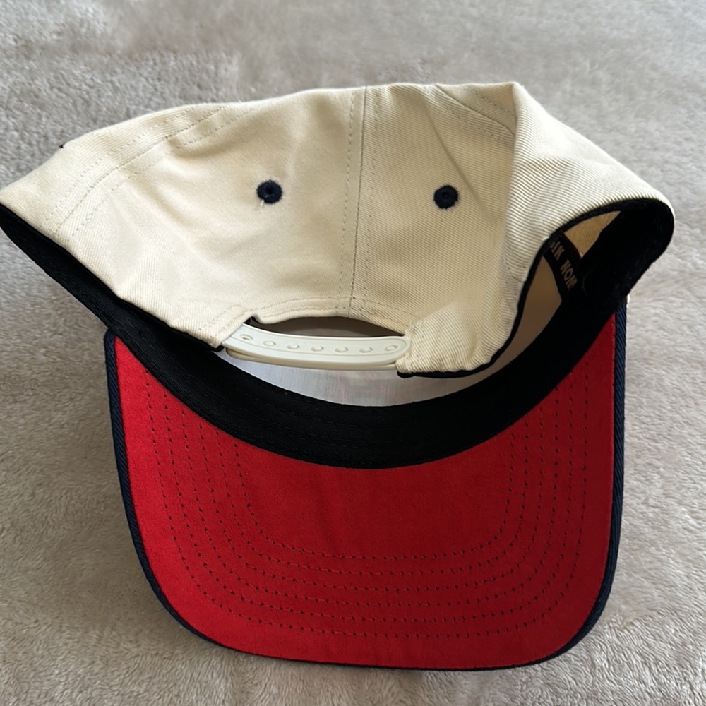 Snap back - Picture 2 of 3